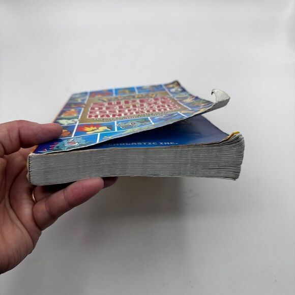 Pokémon Super Deluxe Essential handbook 2018 - Picture 5 of 5